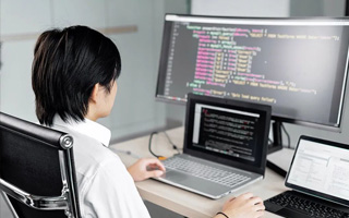 济南 ,php声明和调用变量的符号是什么？